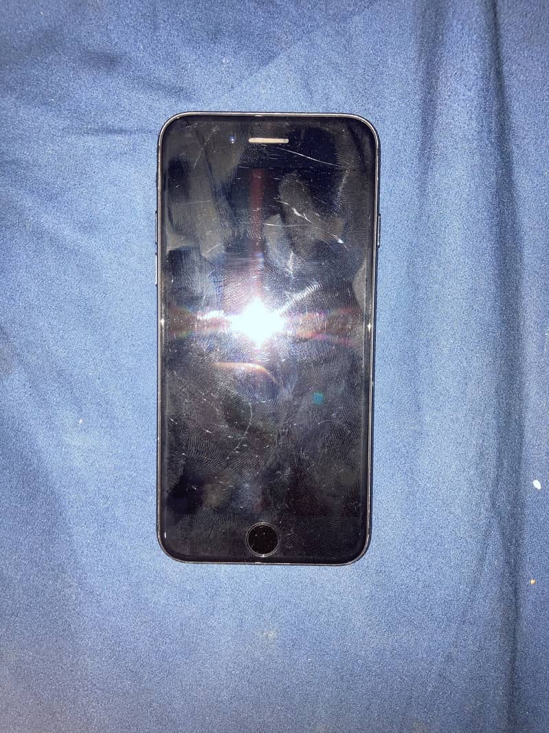 Apple iPhone 7 0