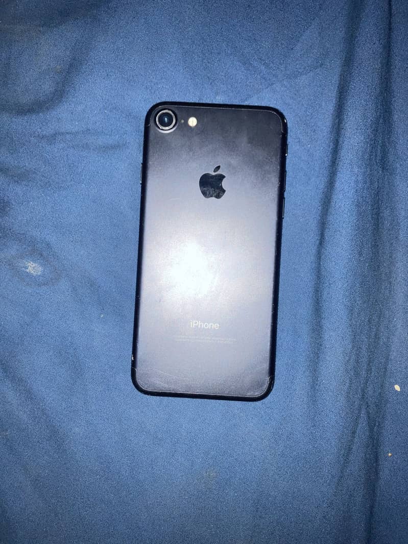 Apple iPhone 7 1