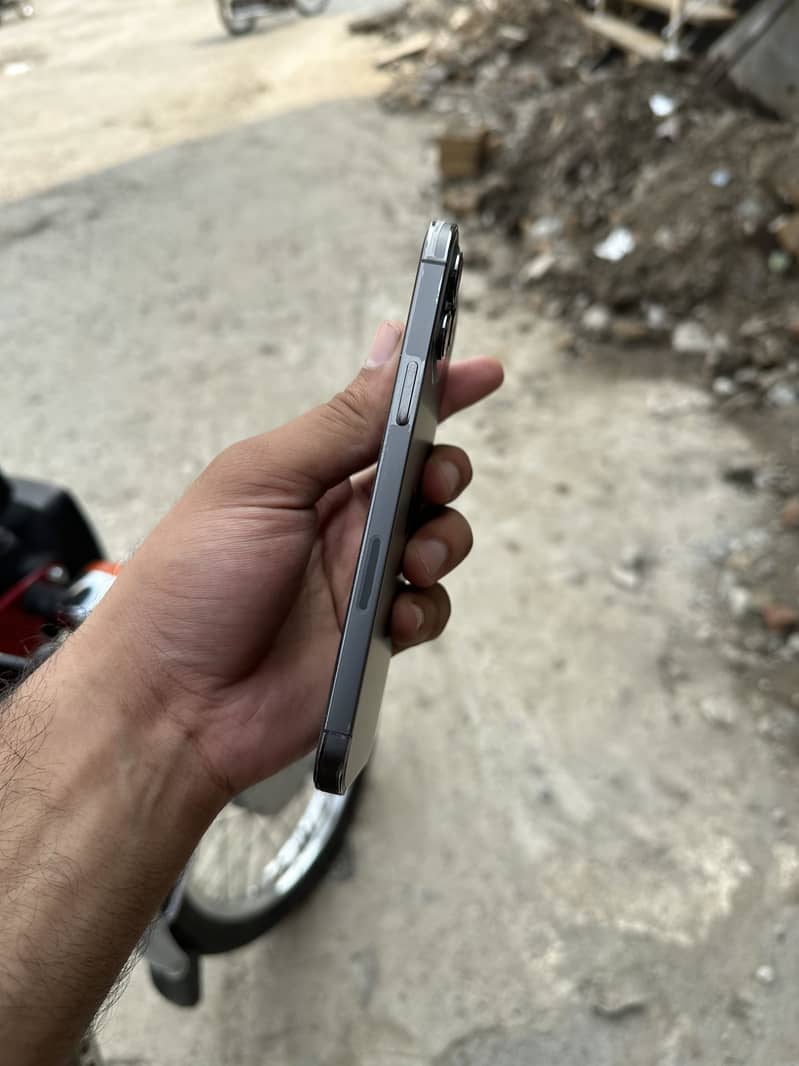 Apple iPhone 12 Pro Max 2