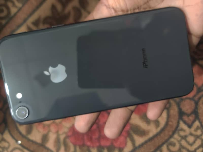 Apple iPhone 8 3