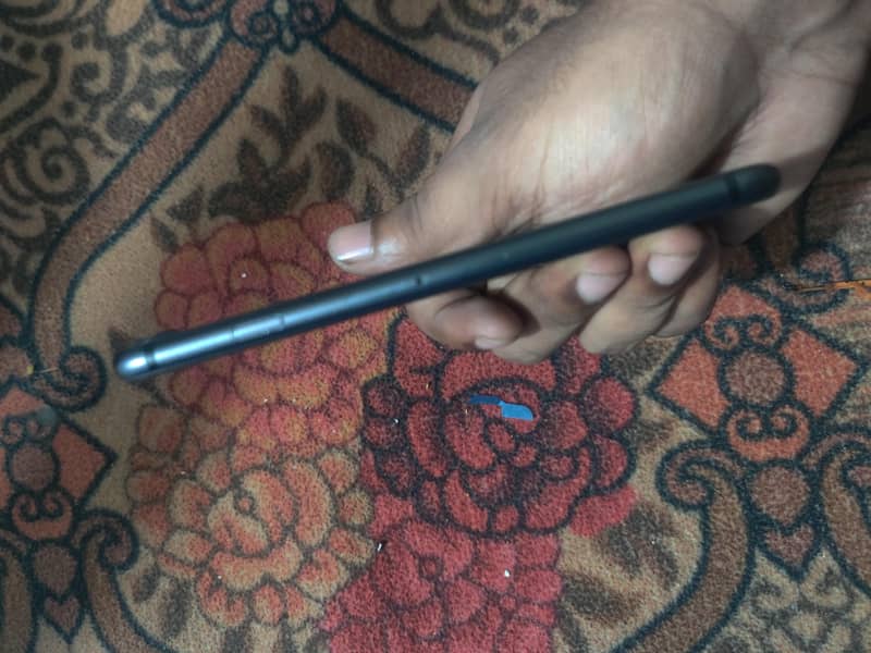 Apple iPhone 8 5