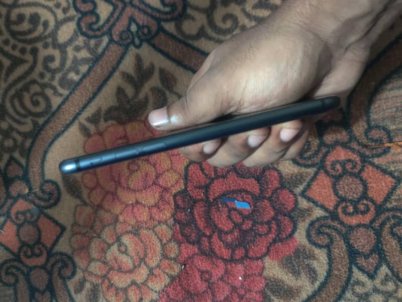 Apple iPhone 8 6