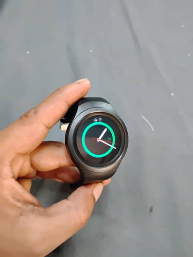 Samsung Gear S2 Black Smartwatch | 10/10 Condition | Charger & Strap