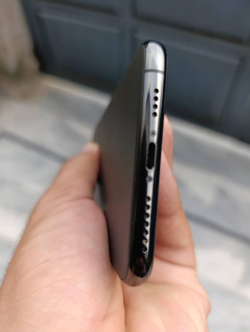 Apple iPhone 11 Pro Max 1
