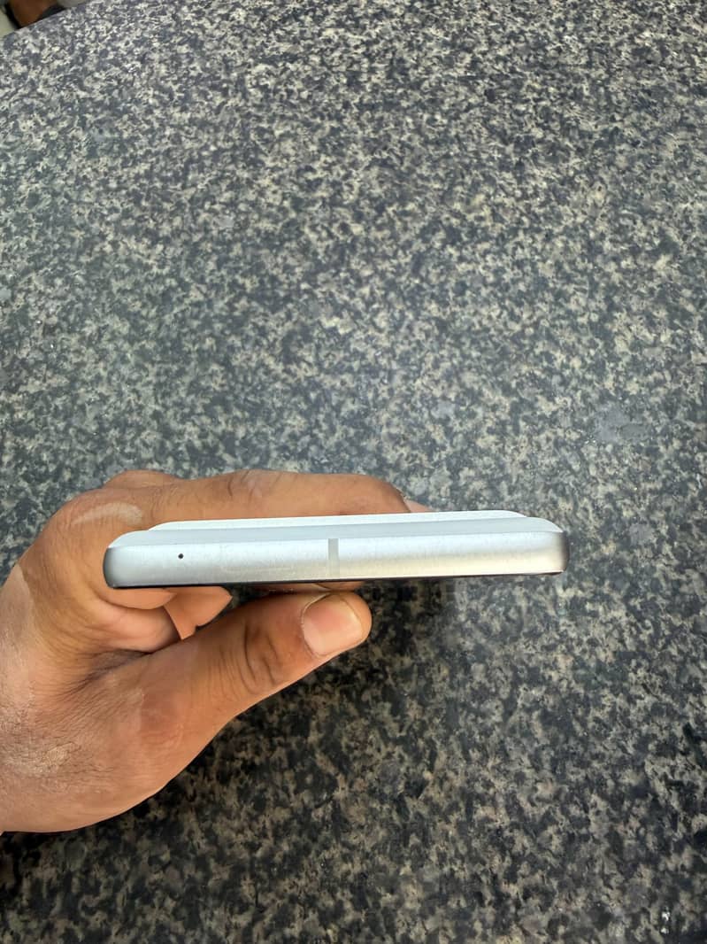 Google Pixel 7 3