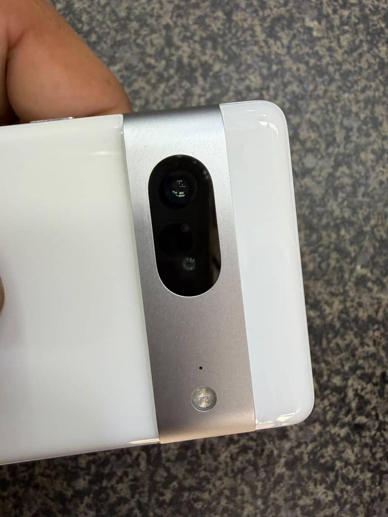 Google Pixel 7 4