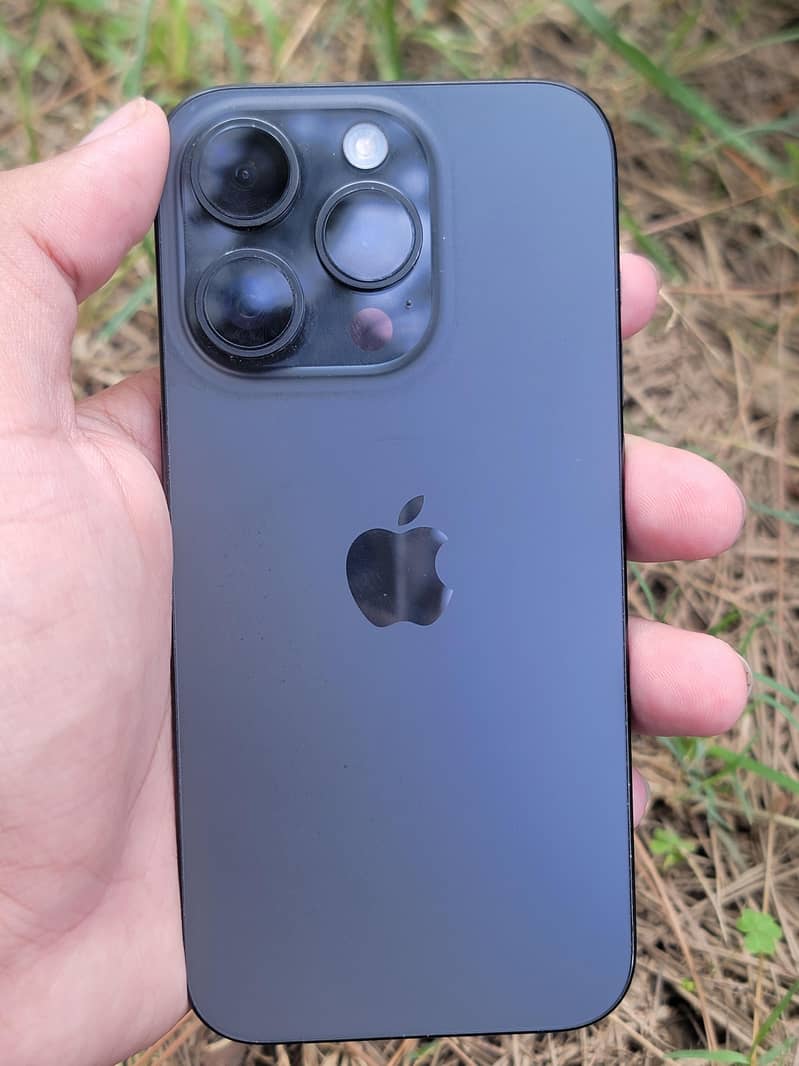 Apple iPhone 15 Pro 2