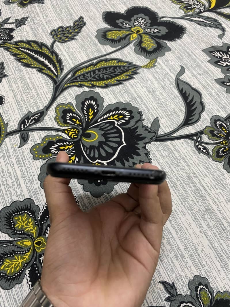 Apple iPhone SE 3