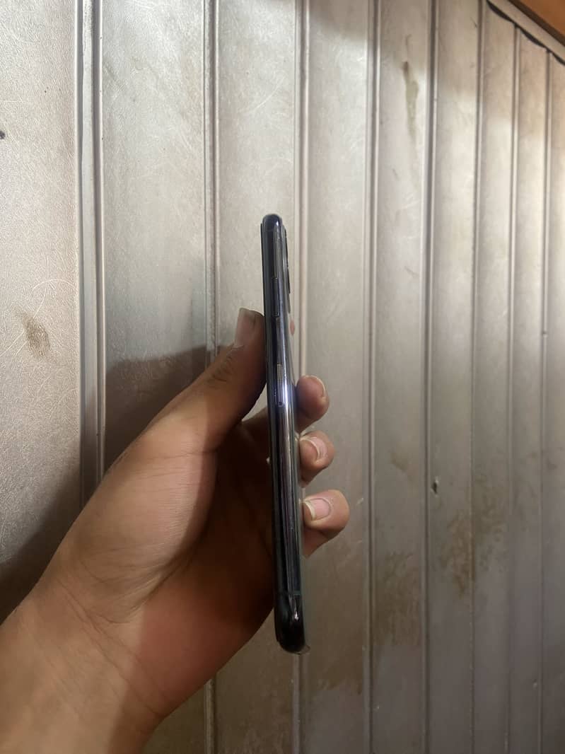 Apple iPhone 11 Pro Max 8