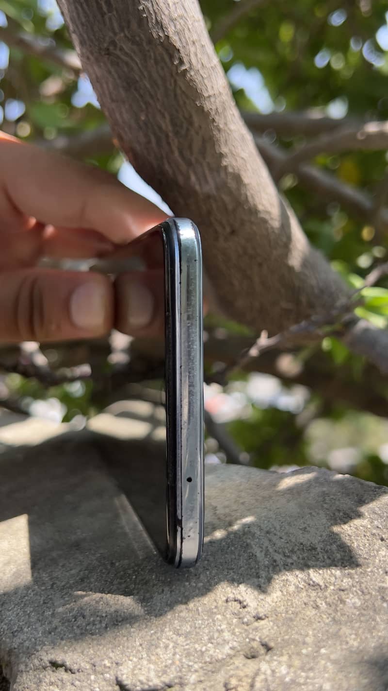 Vivo V21 3
