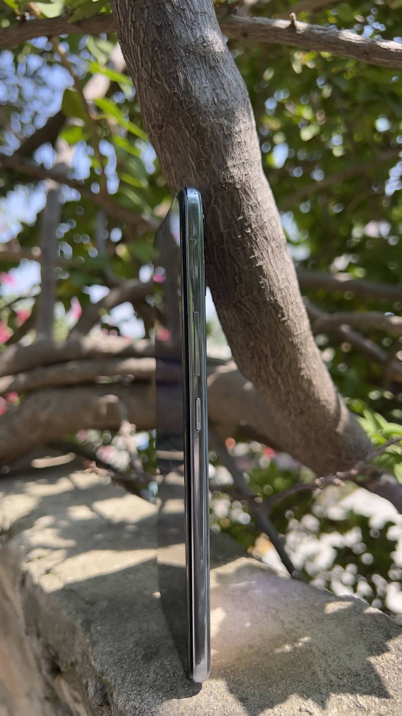 Vivo V21 5