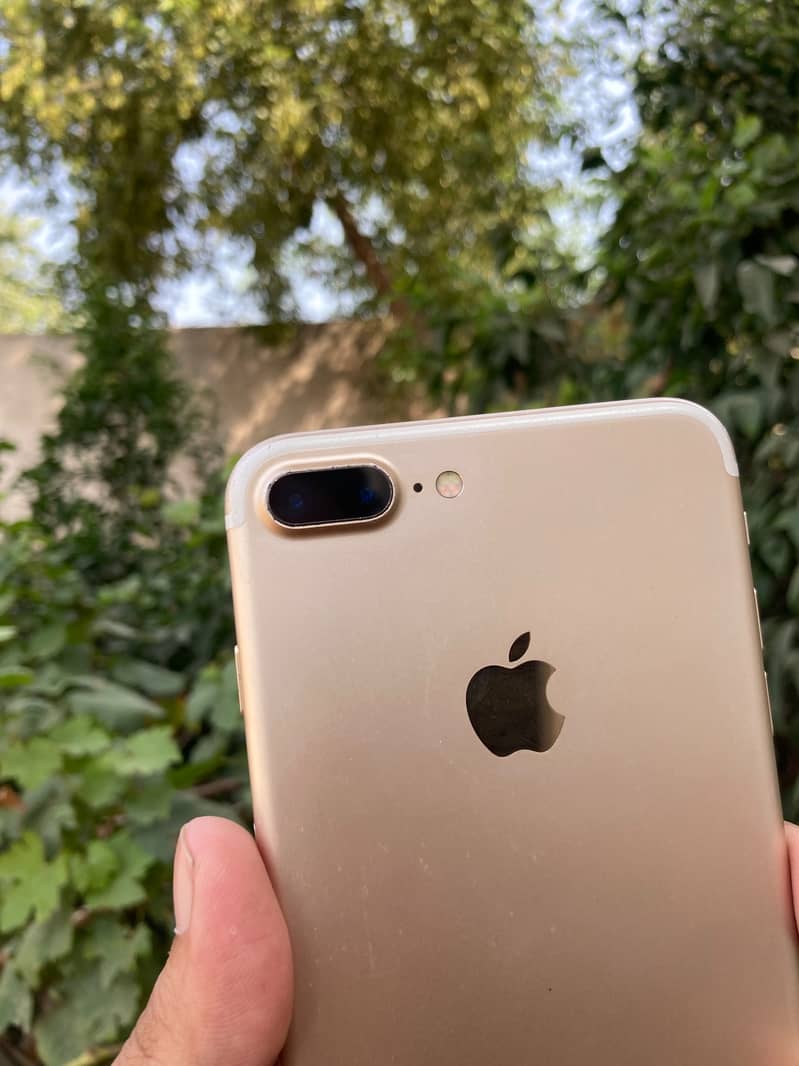 Apple iPhone 7 Plus 1