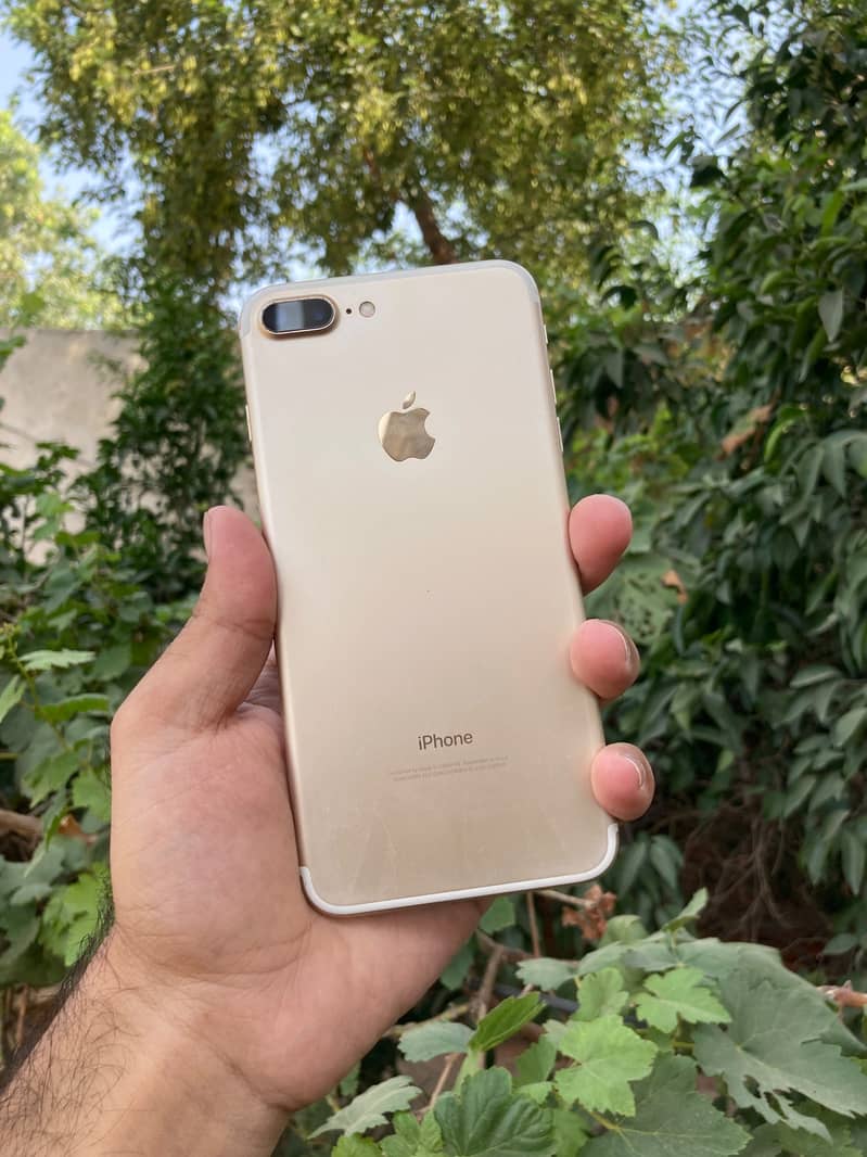 Apple iPhone 7 Plus 6