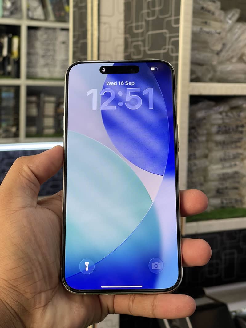 Apple iPhone 15 Pro Max 4