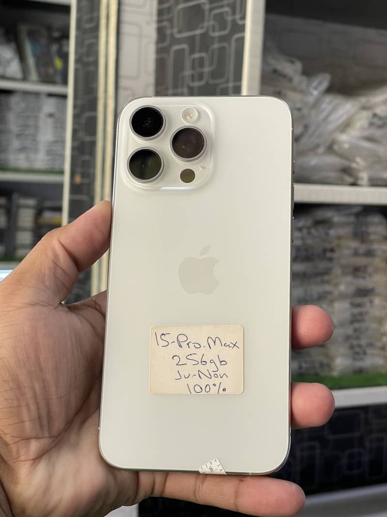 Apple iPhone 15 Pro Max 5
