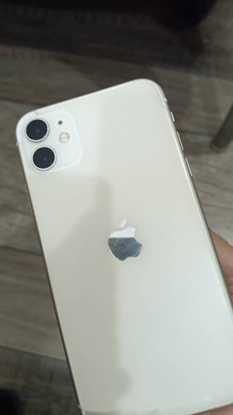 Apple iPhone 11 0