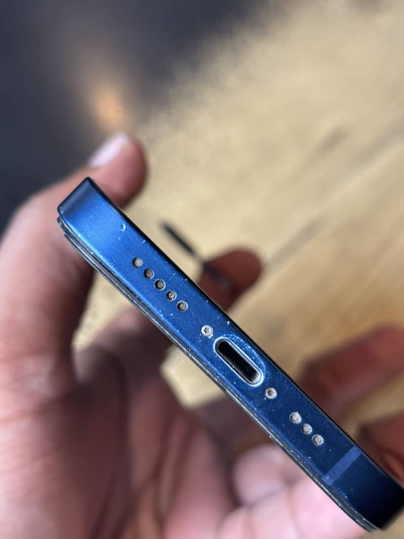 Apple iPhone 12 2
