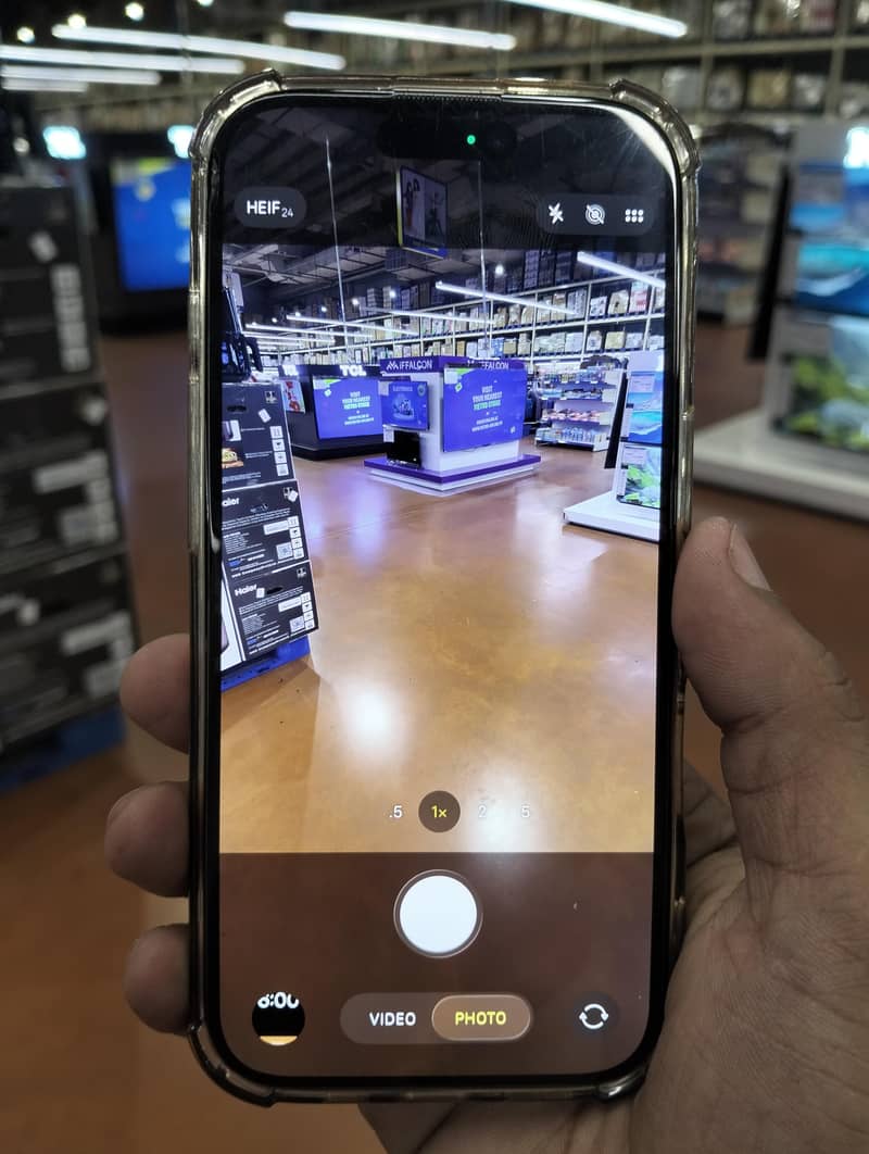 Apple iPhone 16 Pro 6