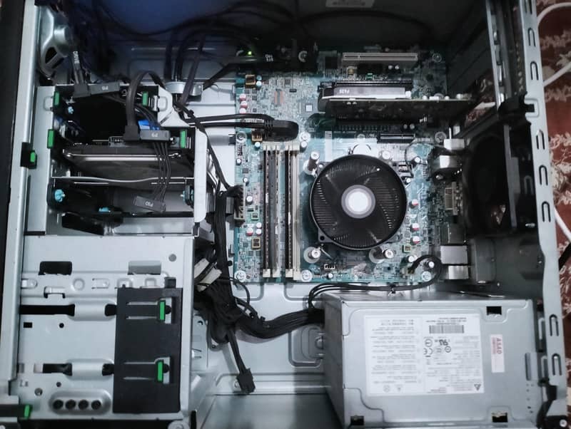 HP Z230 Computer 1