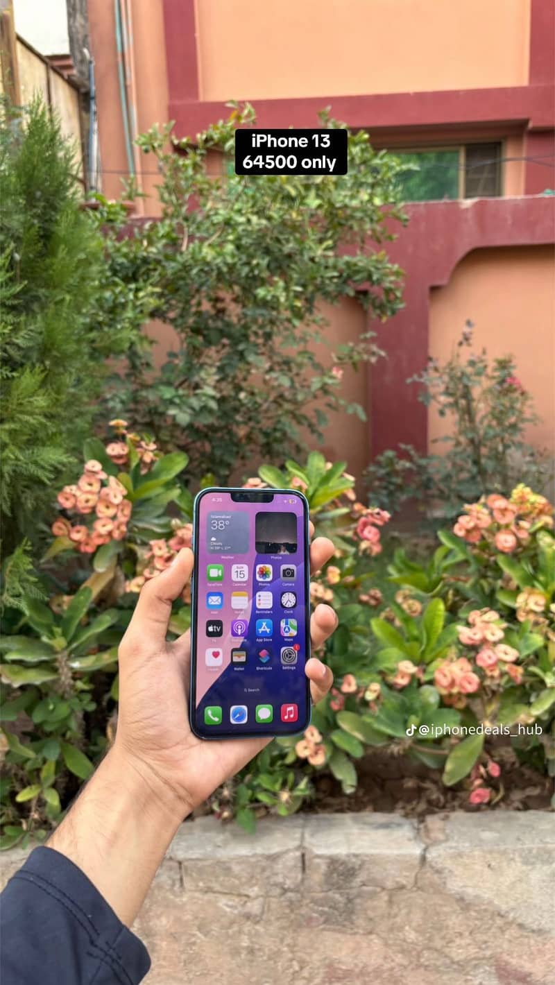 Apple iPhone 13 4