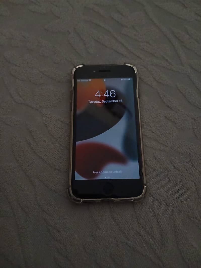 Apple iPhone 7 0