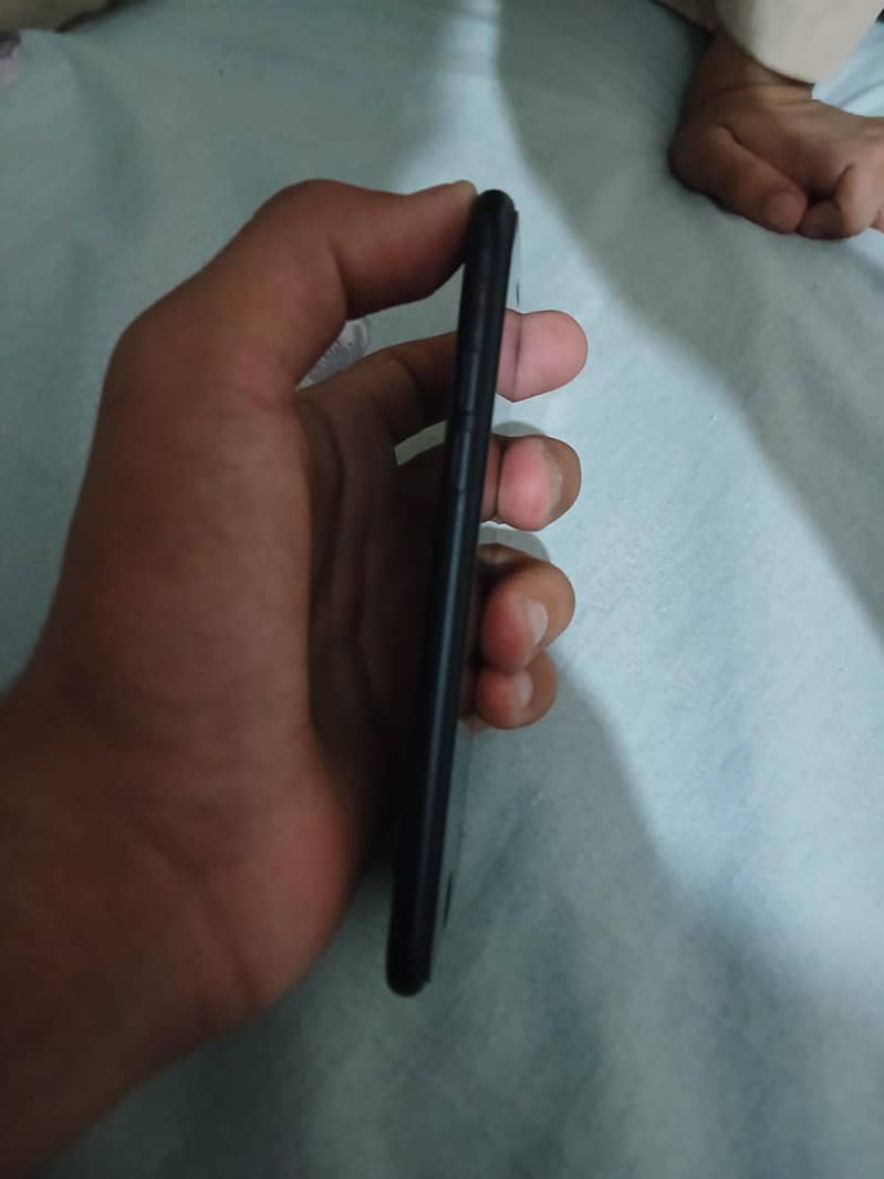 Apple iPhone 7 1