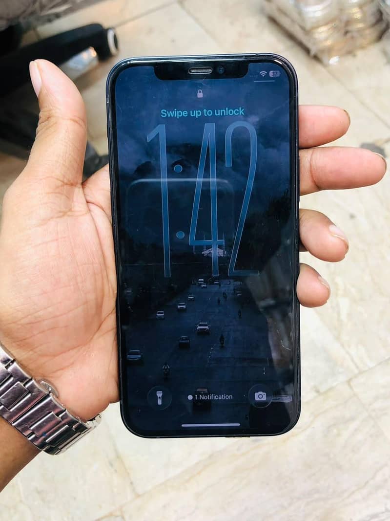 Apple iPhone 12 1