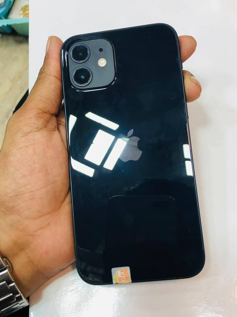Apple iPhone 12 3