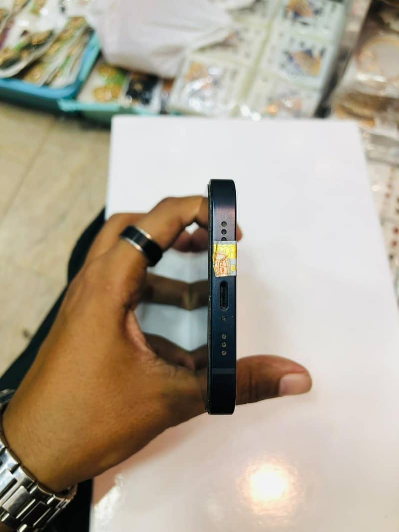 Apple iPhone 12 7