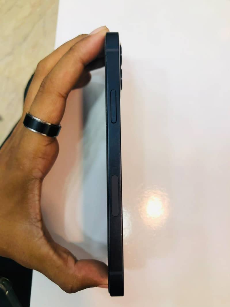 Apple iPhone 12 8