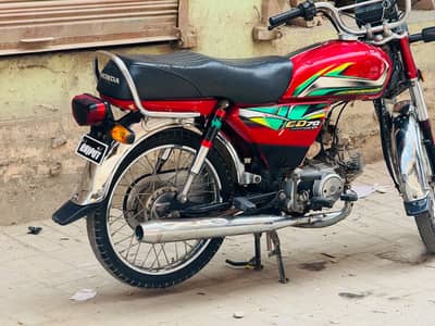 Cd70 bike for sale only serious persons contact no 03202202766