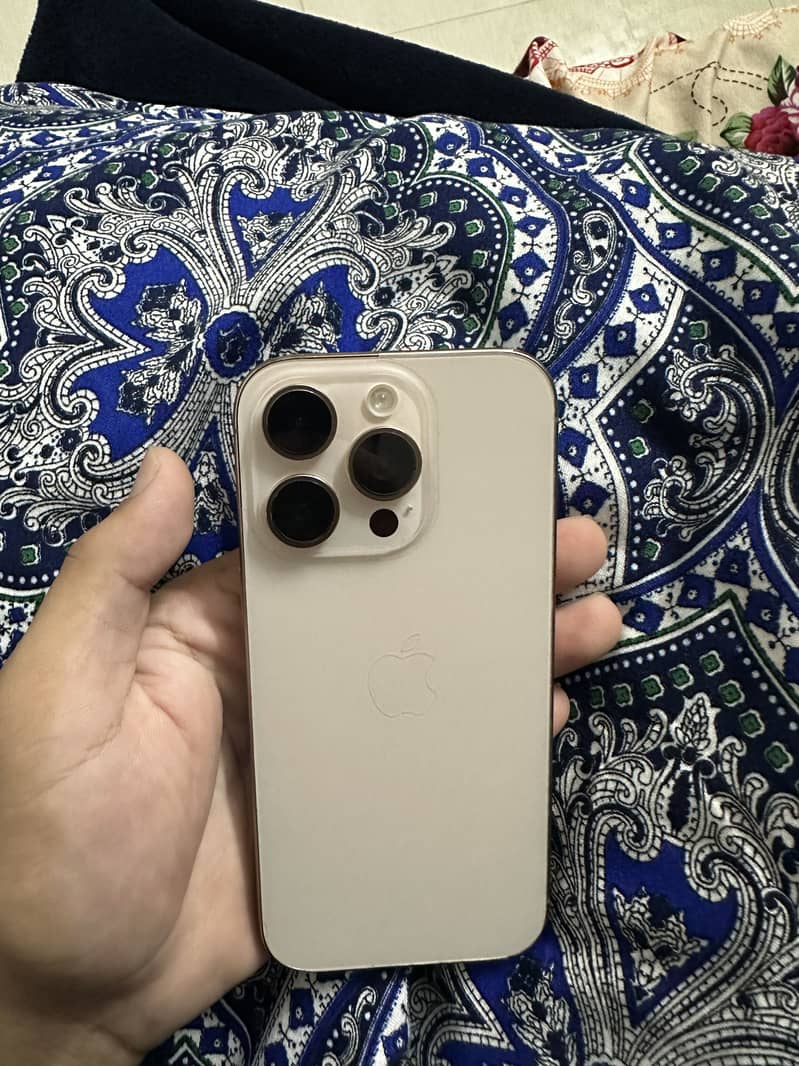 Apple iPhone 16 Pro 2