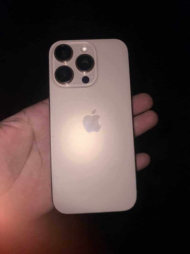 Apple iPhone 16 Pro 4