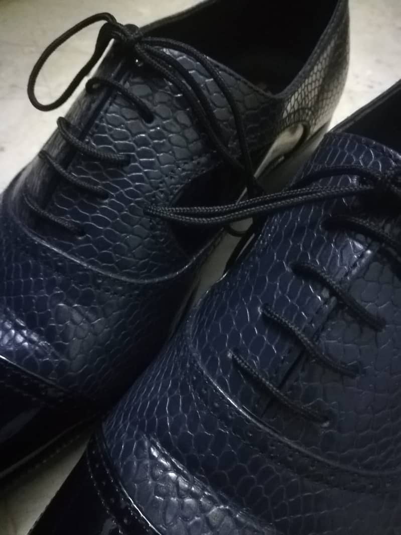 Brogue leather formal shoes for men 1