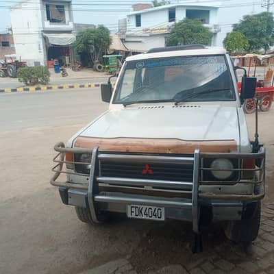 Mitsubishi Pajero 1986