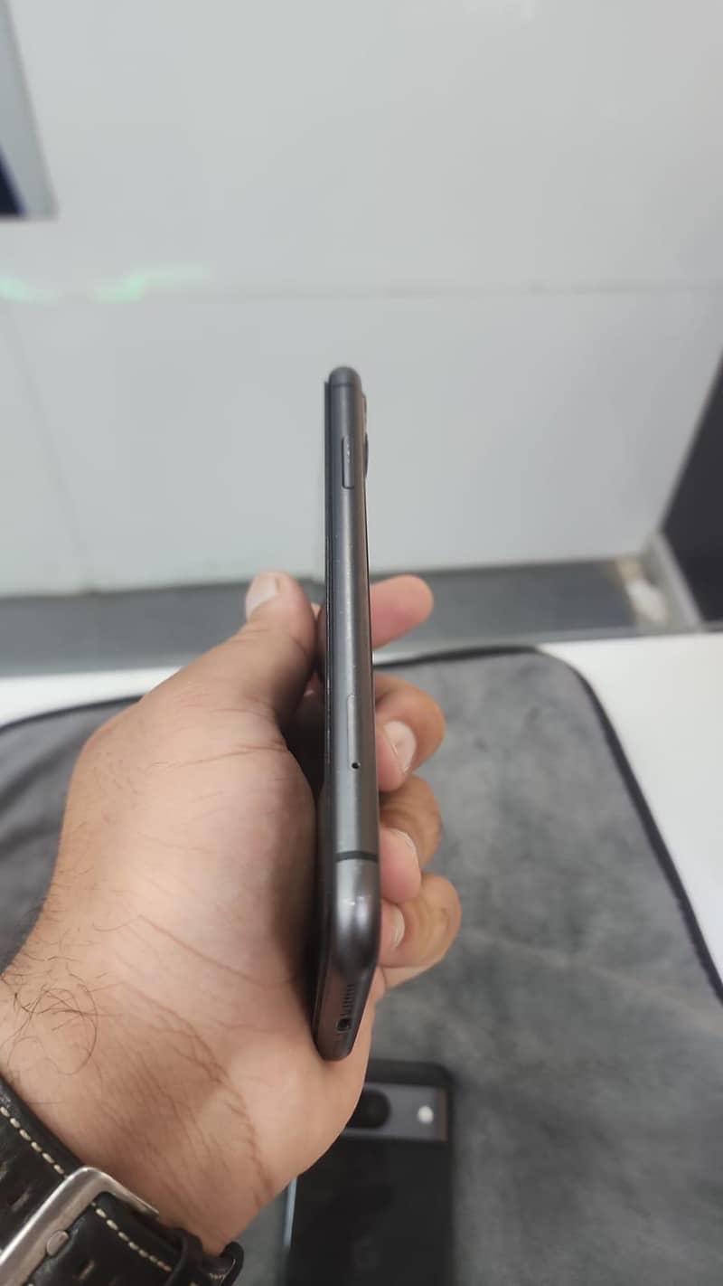 Apple iPhone 11 2