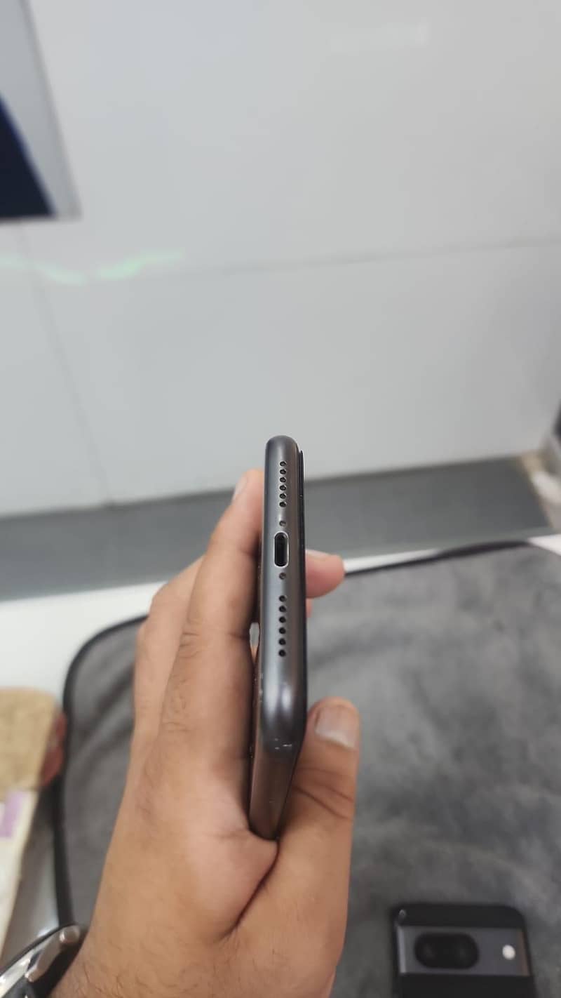 Apple iPhone 11 3