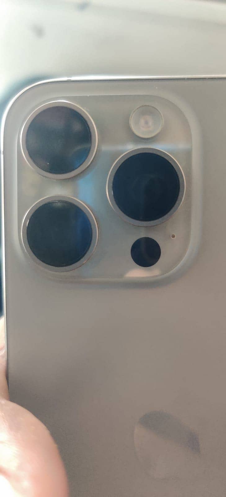 Apple iPhone 15 Pro Max 2