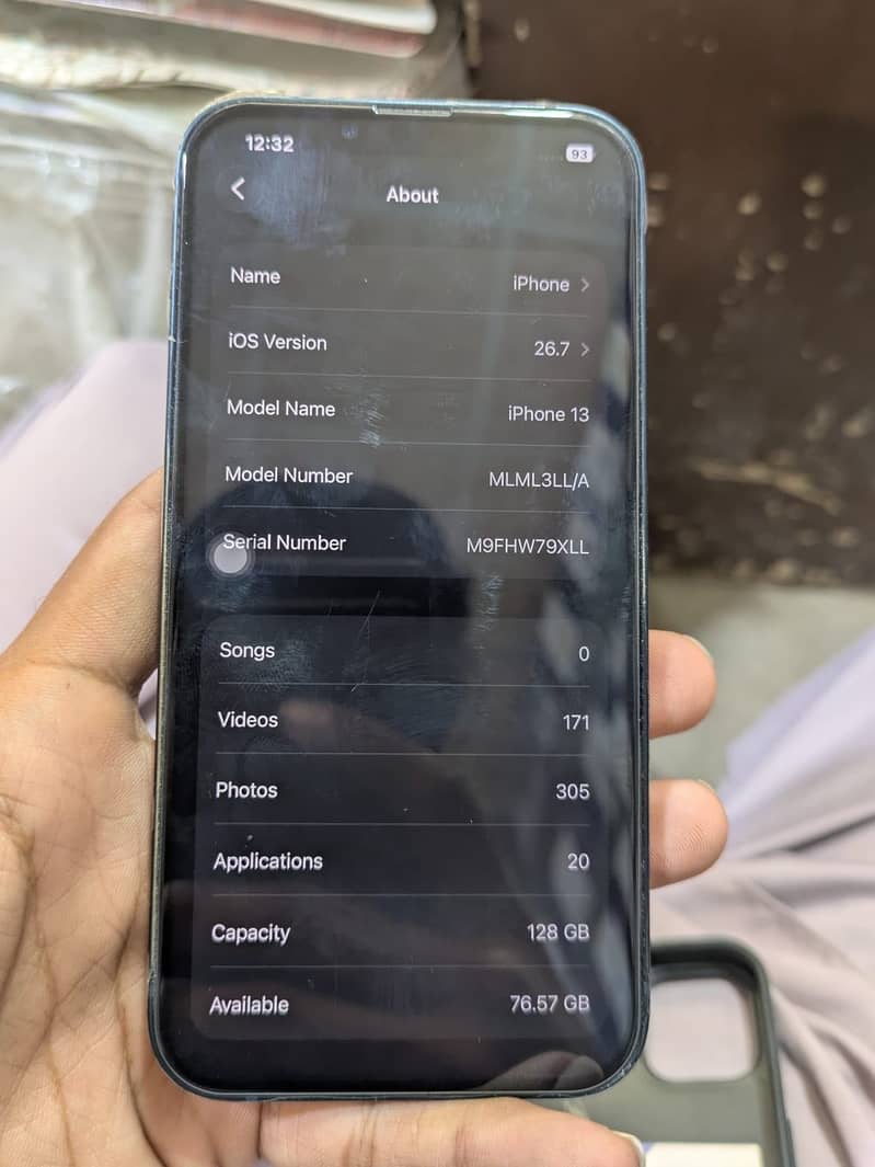 Apple iPhone 13 0