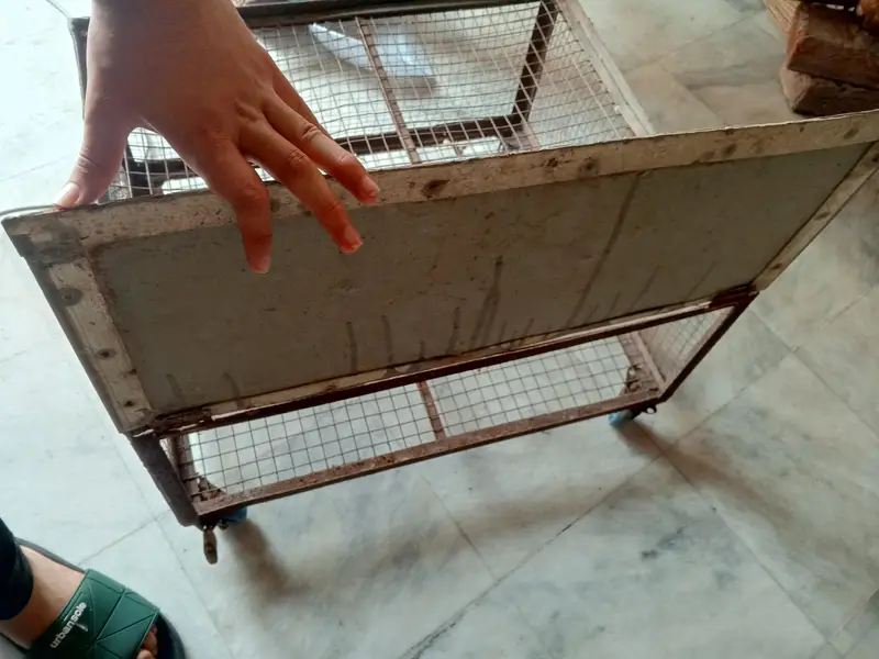 steel cage — photo 3