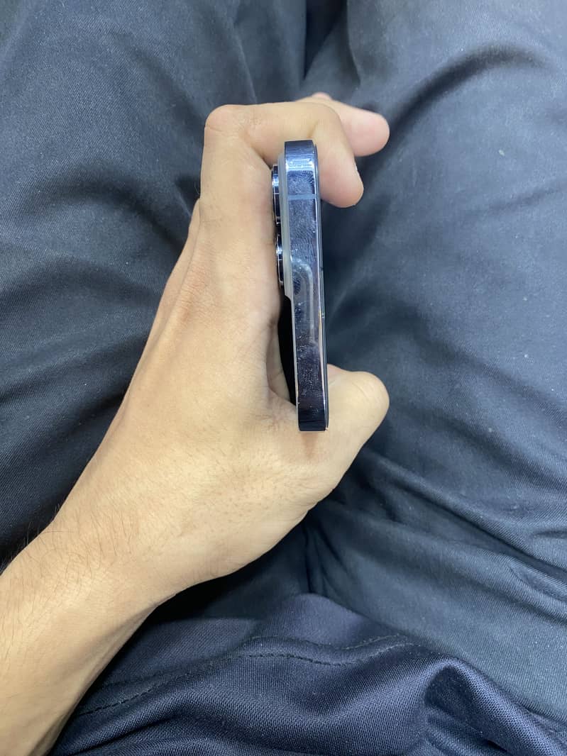 Apple iPhone 13 Pro Max 4