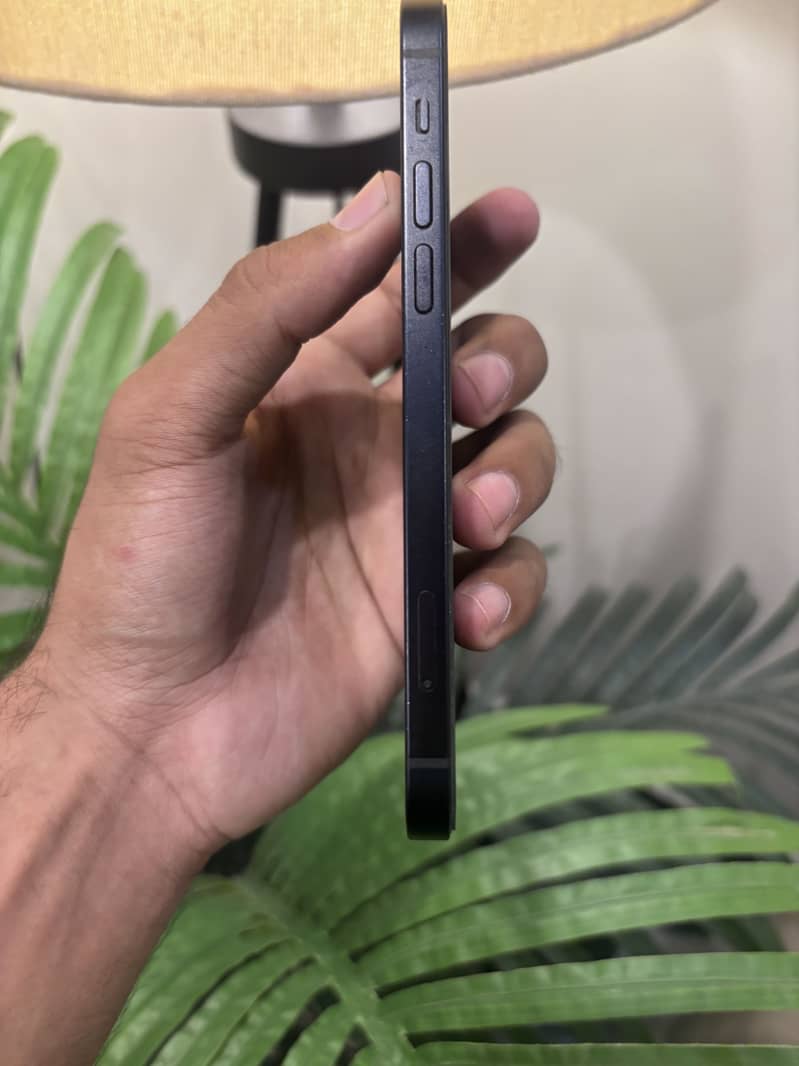 Apple iPhone 12 2