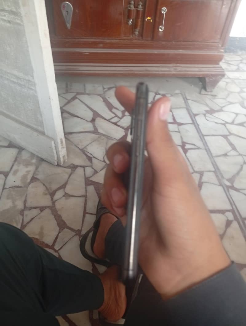 Apple iPhone X 2