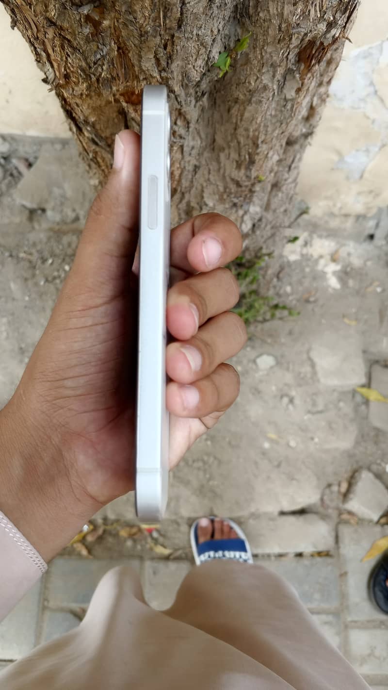 Apple iPhone 12 3