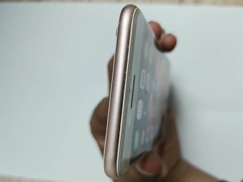 Apple iPhone 6S Plus 4