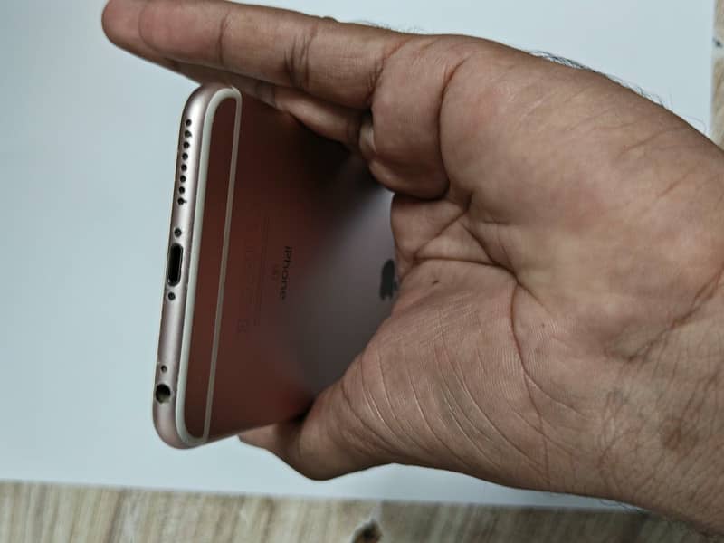 Apple iPhone 6S Plus 5