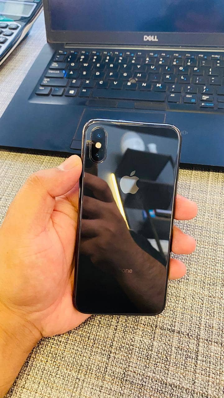 Apple iPhone X 4