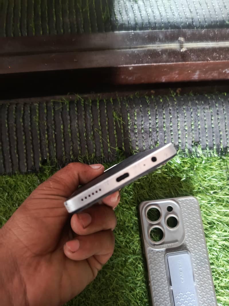 spark 10 pro 4