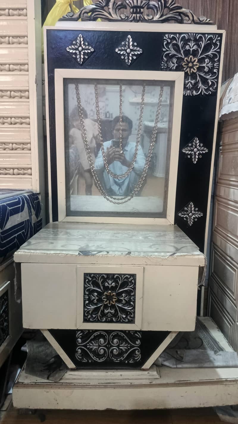 Bed Showcase Dressing table 2