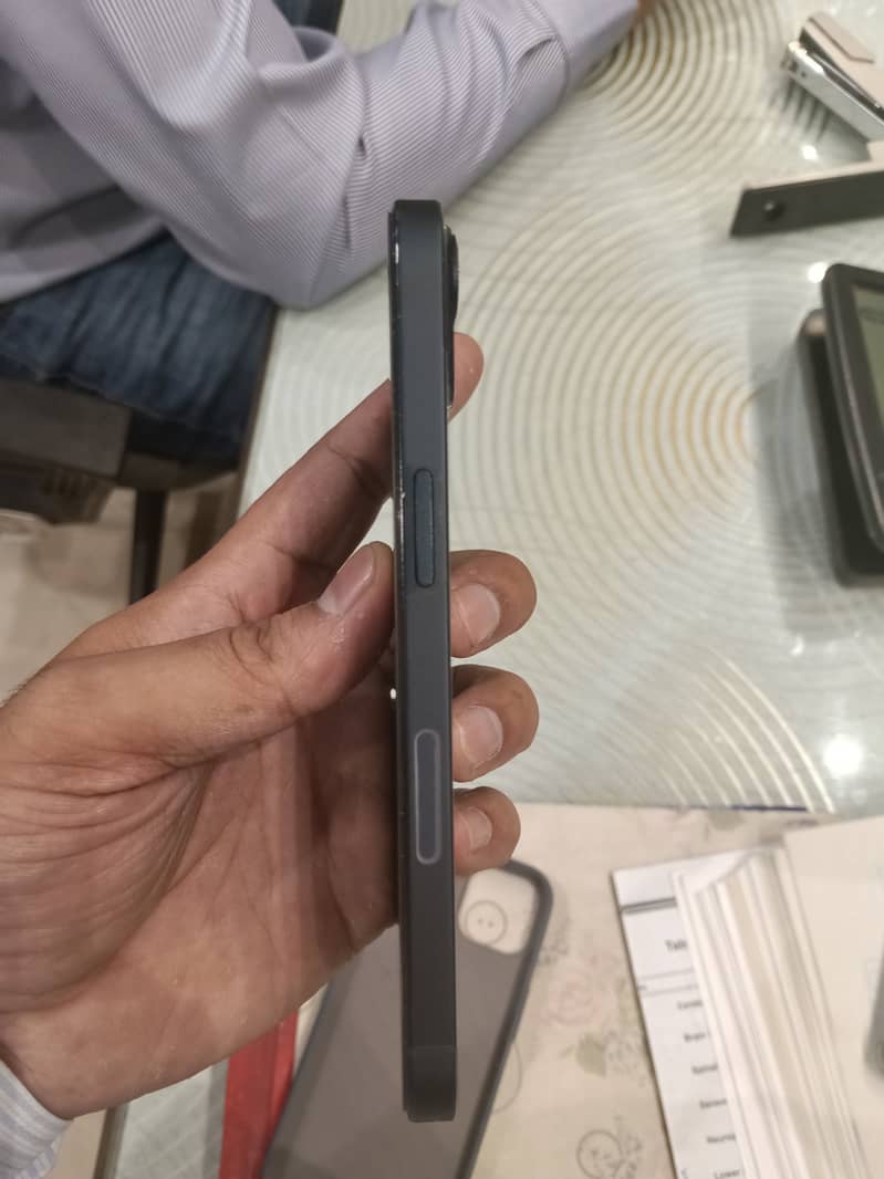 Apple iPhone 13 0
